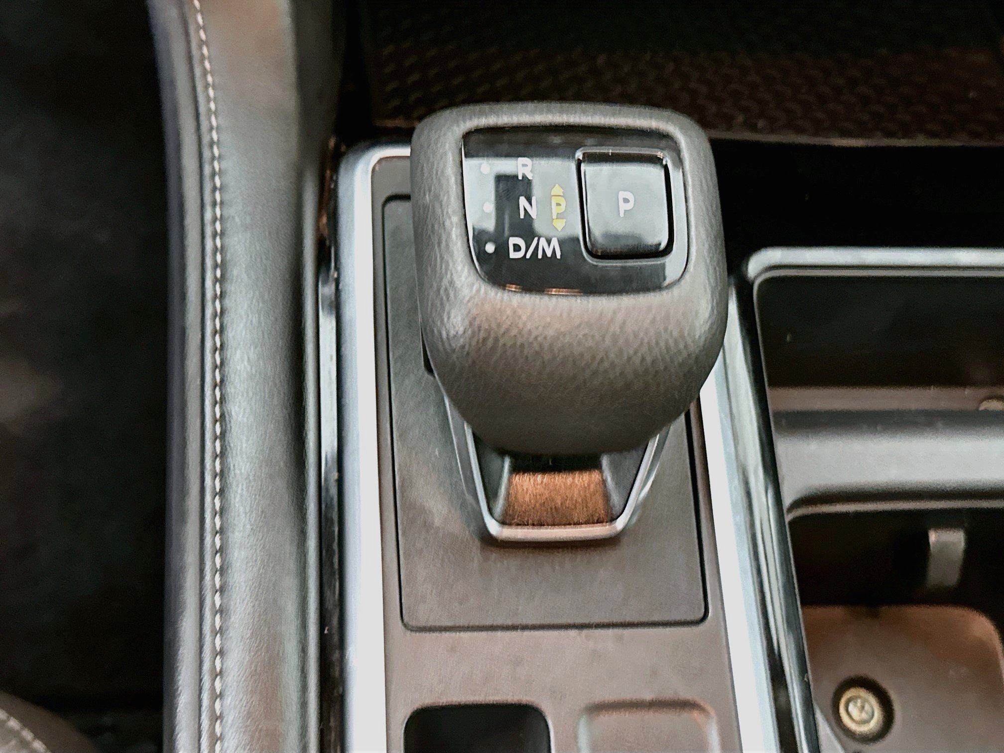 Used 2025 Nissan Pathfinder SV FWD image 24