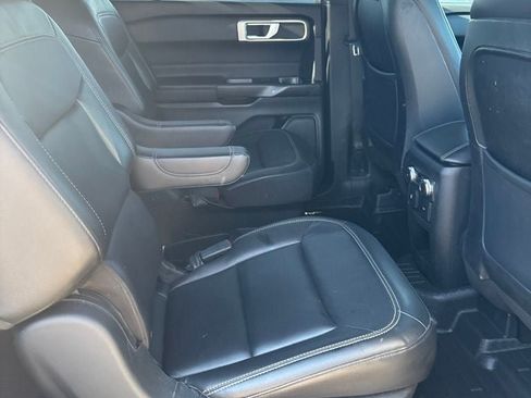 Used 2020 Ford Explorer XLT w/ Equipment Group 202A AWD/4WD image 27
