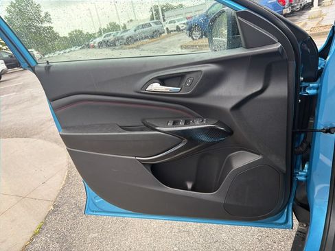New 2026 Chevrolet Trax RS w/ Sunroof Package FWD image 28