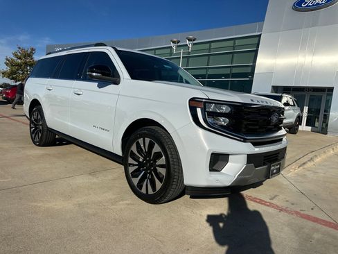 New 2025 Ford Expedition Max Platinum w/ Driver's Package image 7