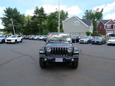 Used 2020 Jeep Gladiator Sport w/ Quick Order Package 24S AWD/4WD image 3