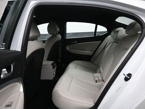 Used 2024 Genesis G70 2.5T image 30