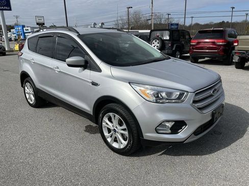 Used 2018 Ford Escape SEL image 11