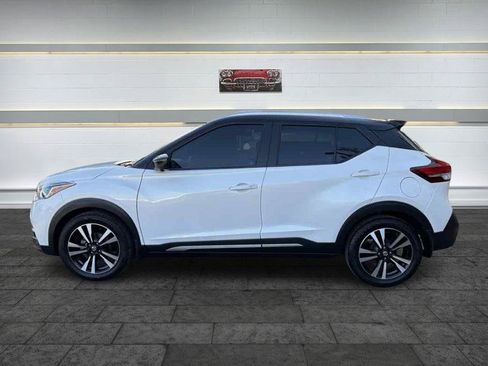 Used 2019 Nissan Kicks SR FWD image 4