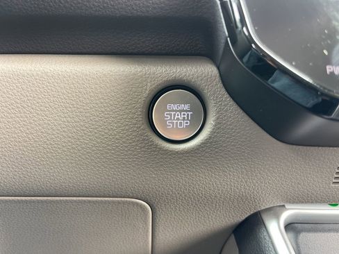 Certified 2025 Kia Carnival FWD image 14