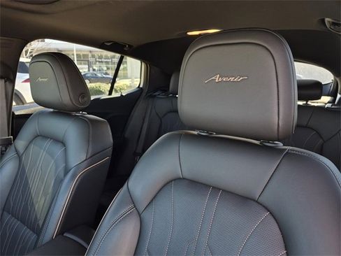 Used 2025 Buick Envista Avenir image 26