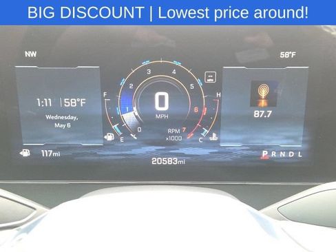 Used 2024 Chevrolet Traverse LT w/ LPO, Floor Liner Package FWD image 44