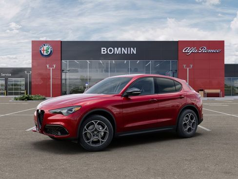 New 2025 Alfa Romeo Stelvio Sprint image 2