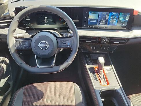 New 2026 Nissan Kicks SR w/ Illumination Package FWD image 5