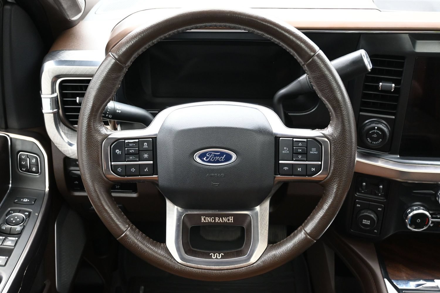 Used 2024 Ford F350 King Ranch w/ FX4 Off-Road Package AWD/4WD image 15