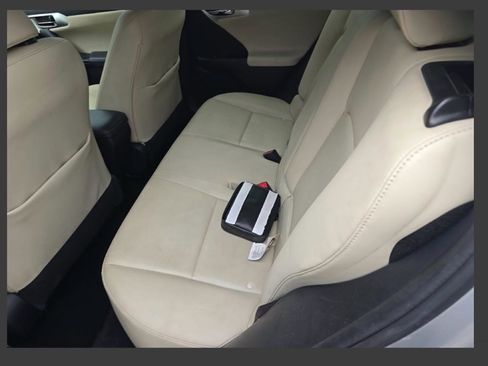 Used 2013 Lexus CT 200h w/ Premium Pkg w/Backup Camera FWD image 7