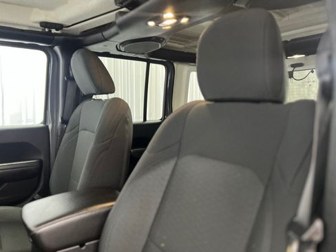 Used 2019 Jeep Wrangler Unlimited Sport S AWD/4WD image 16