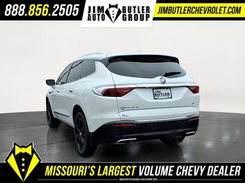 Used 2023 Buick Enclave Essence w/ Experience Buick Package image 2