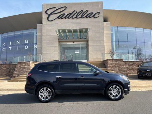 Used 2015 Chevrolet Traverse LT w/ Style and Technology Package image 1