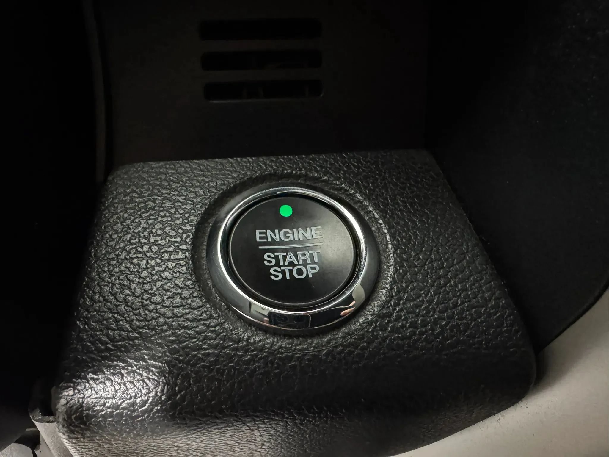 Used 2019 Ford F150 Lariat w/ Equipment Group 502A Luxury AWD/4WD image 17