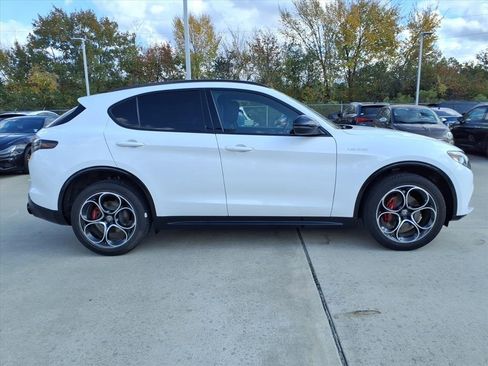 New 2025 Alfa Romeo Stelvio Sprint w/ Veloce Package image 5