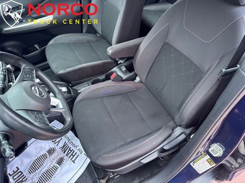 Used 2019 Nissan Kicks SV image 18