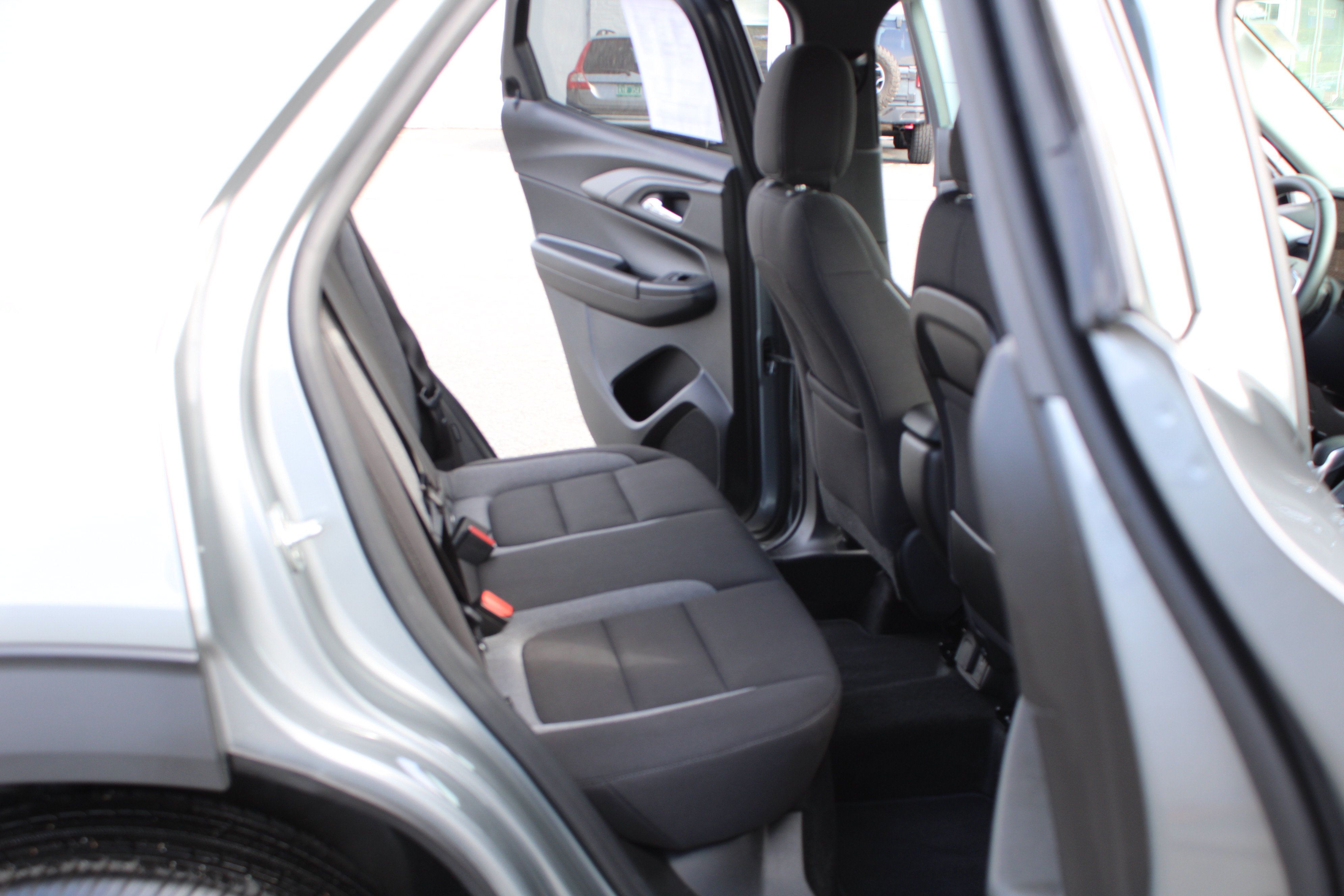Used 2025 Chevrolet TrailBlazer LT w/ Convenience Package AWD/4WD image 14