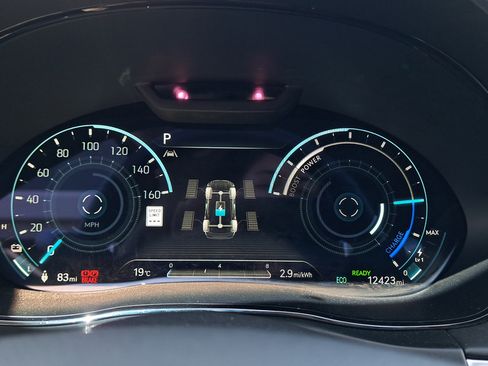 Used 2025 Genesis Electrified GV70 w/ Prestige Package AWD/4WD image 19