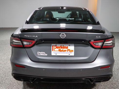 Used 2023 Nissan Maxima SR w/ Sport Mat Group FWD image 8
