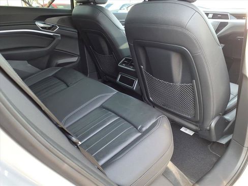 Used 2022 Audi e-tron Premium w/ Convenience Plus Package image 13