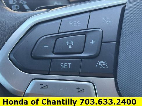 Used 2024 Volkswagen Atlas Cross Sport SE AWD/4WD image 13