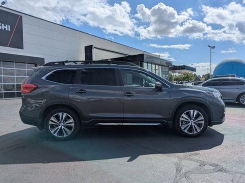 Used 2022 Subaru Ascent Limited w/ Technology Package image 2
