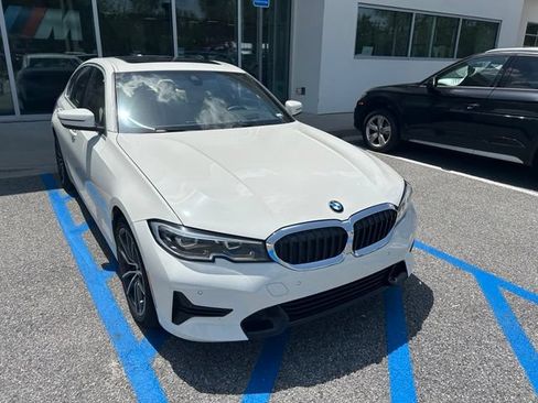 Used 2019 BMW 330i Sedan w/ Premium Package RWD image 2