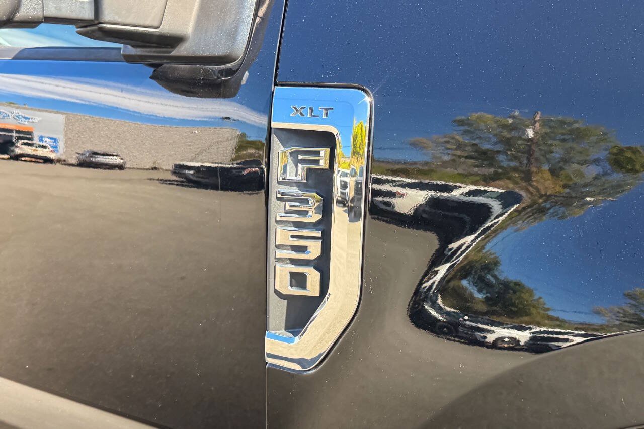 Used 2017 Ford F350 XLT AWD/4WD image 9