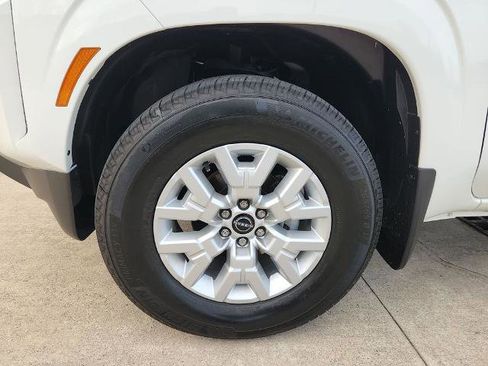 Certified 2024 Nissan Frontier SV w/ SV Convenience Package image 29