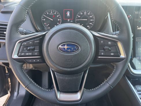 Used 2025 Subaru Outback Premium AWD/4WD image 6
