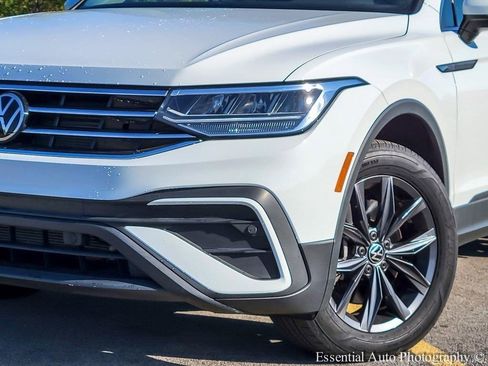 Used 2022 Volkswagen Tiguan SE image 3