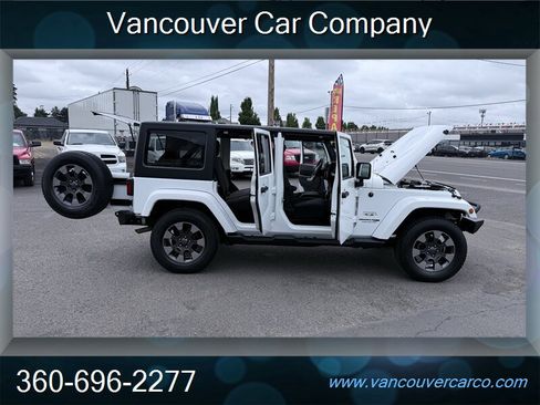 Used 2018 Jeep Wrangler Unlimited Sahara AWD/4WD image 12