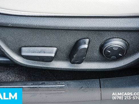 Used 2025 Genesis G70 2.5T AWD/4WD image 49