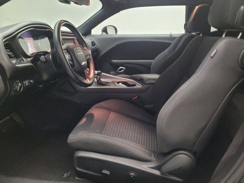Used 2019 Dodge Challenger SXT RWD image 17