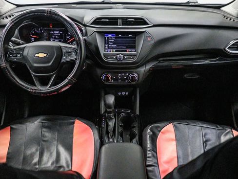 Used 2023 Chevrolet TrailBlazer LT w/ LPO, Blackout Package FWD image 12