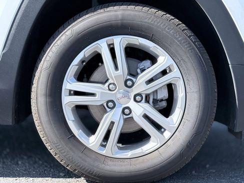 Used 2024 GMC Terrain SLE image 9