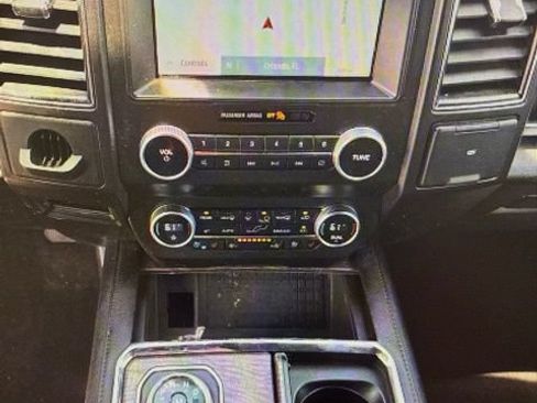 Used 2020 Ford Expedition Max Limited RWD image 18