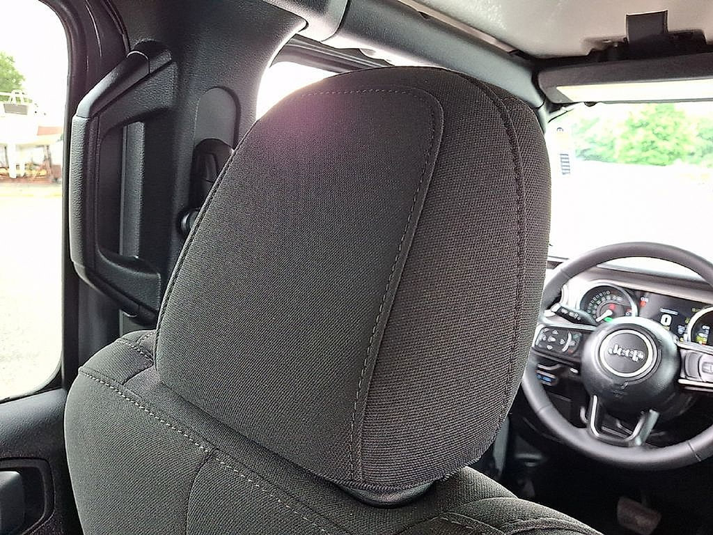 Used 2023 Jeep Wrangler Unlimited w/ Cold Weather Group AWD/4WD image 16