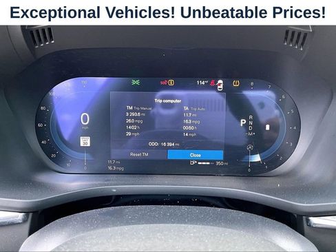 Used 2025 Volvo XC60 B5 Plus AWD/4WD image 27