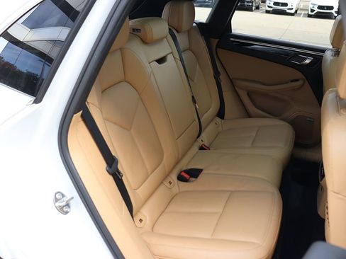 Used 2017 Porsche Macan S image 36