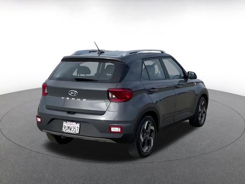 Used 2025 Hyundai Venue SEL image 14