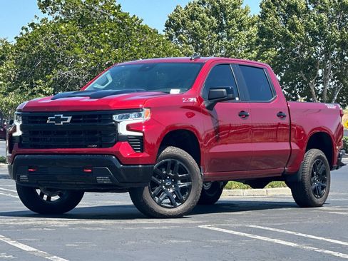 Used 2025 Chevrolet Silverado 1500 LT Trail Boss w/ Convenience Package II AWD/4WD image 8