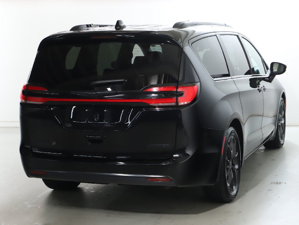 Used 2025 Chrysler Pacifica Limited FWD image 48