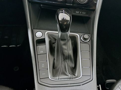 Used 2024 Volkswagen Jetta SE image 24