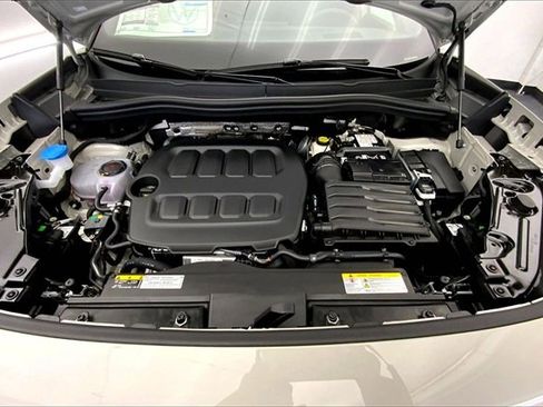 New 2026 Volkswagen Tiguan SE R-Line image 11