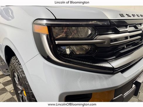 Used 2025 Ford Expedition Tremor AWD/4WD image 12