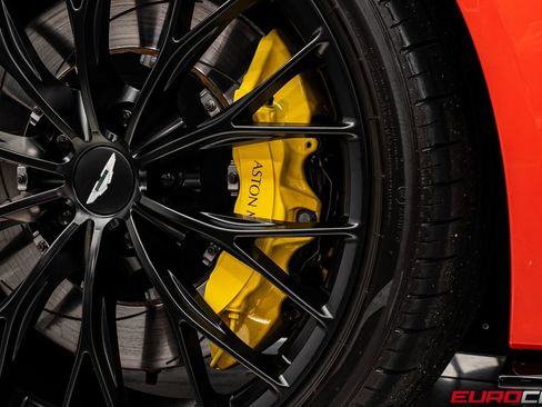 Used 2022 Aston Martin V8 Vantage Roadster image 26