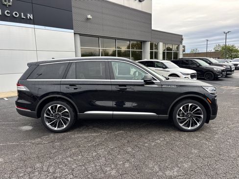 Certified 2024 Lincoln Aviator Reserve w/ Equipment Group 201A AWD/4WD image 8