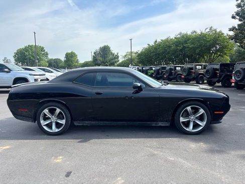 Used 2016 Dodge Challenger SXT w/ Super Sport Group (SS/T) RWD image 8